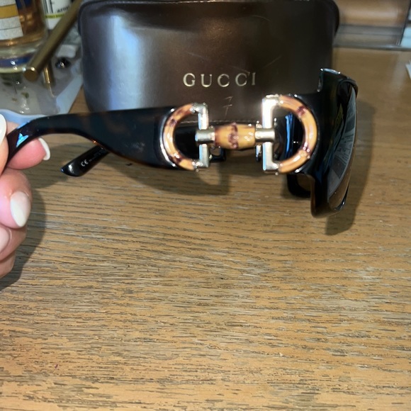 GUCCI sunglasses - Picture 3 of 4